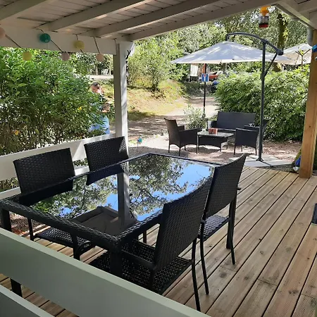 Chalet Chalet-dordogne B10 Château Le Verdoyer - Champs Romain, Dordogne