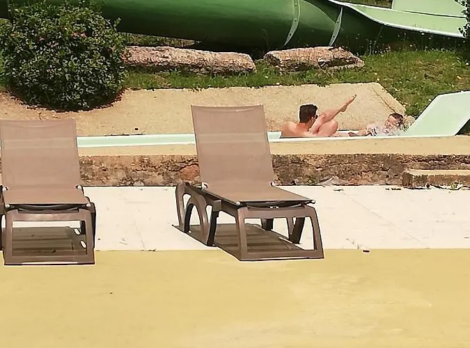 Chalet-dordogne B10 Chateau Le Verdoyer - Champs Romain, Dordogne Chalet Puyhardy (Dordogne)